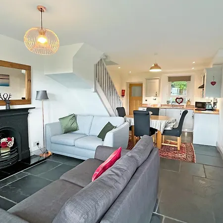 Coniston Cottage *